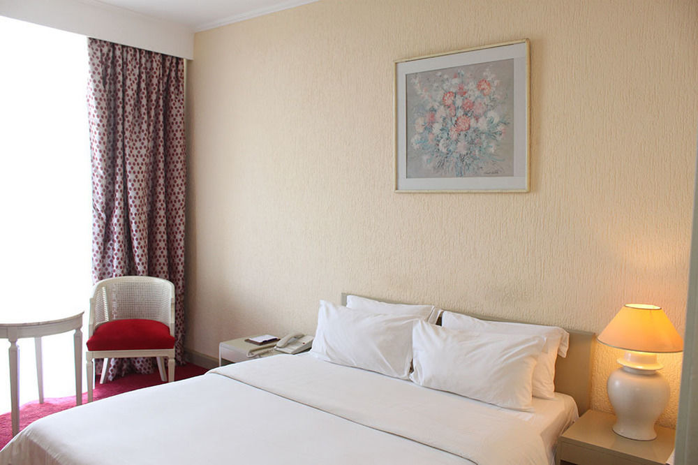 Hotel Mont Febe Yaounde Bagian luar foto