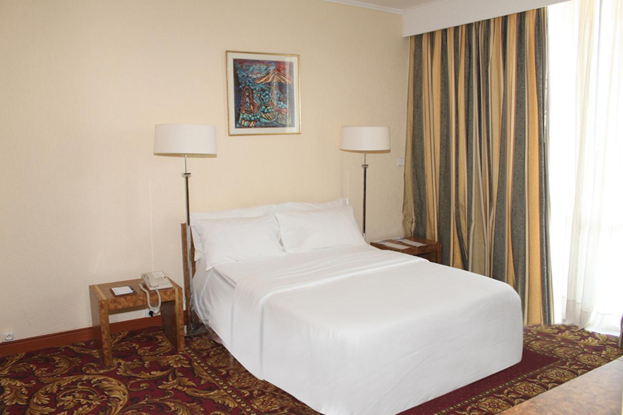 Hotel Mont Febe Yaounde Bagian luar foto
