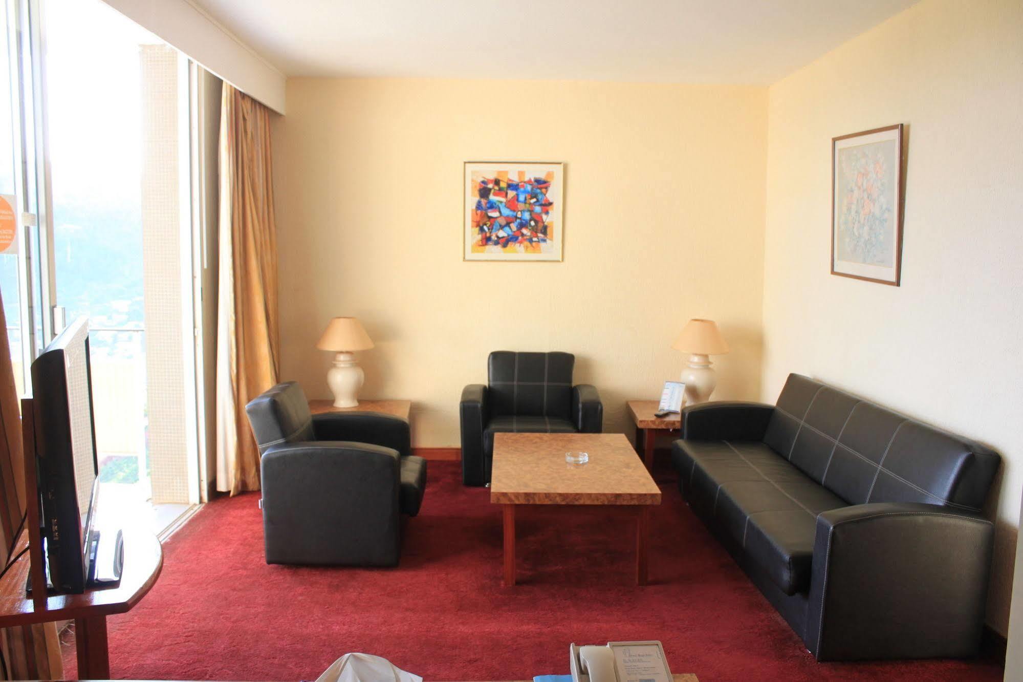 Hotel Mont Febe Yaounde Bagian luar foto