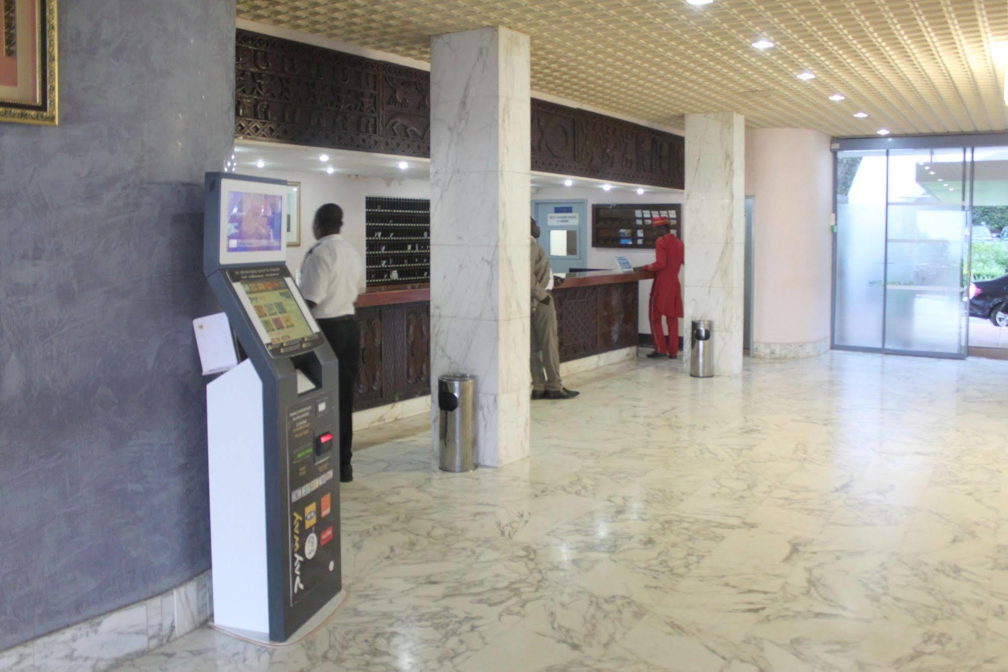 Hotel Mont Febe Yaounde Bagian luar foto