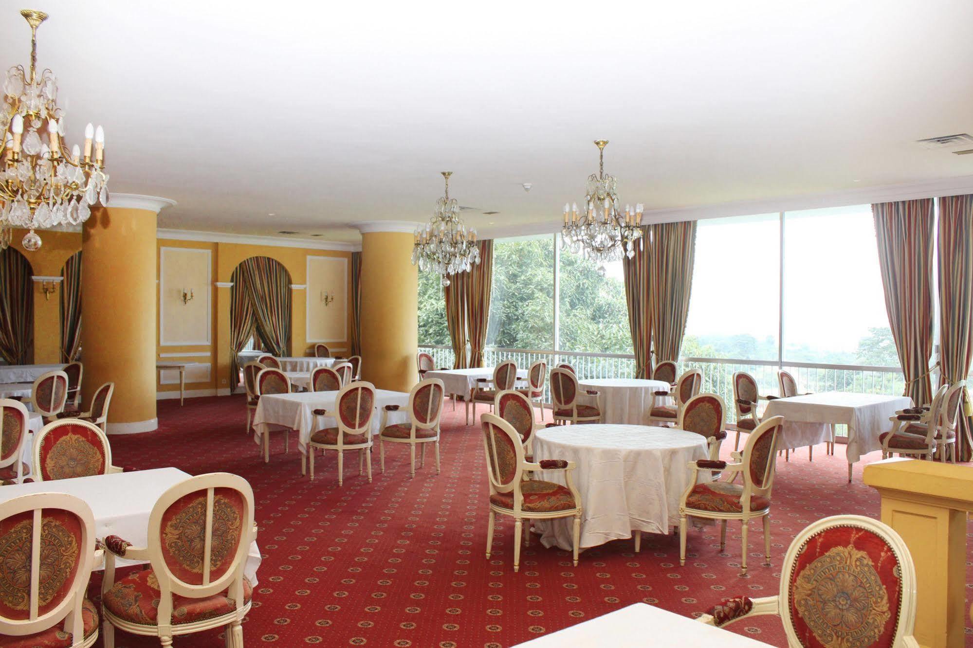 Hotel Mont Febe Yaounde Bagian luar foto