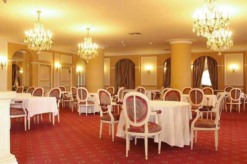 Hotel Mont Febe Yaounde Bagian luar foto