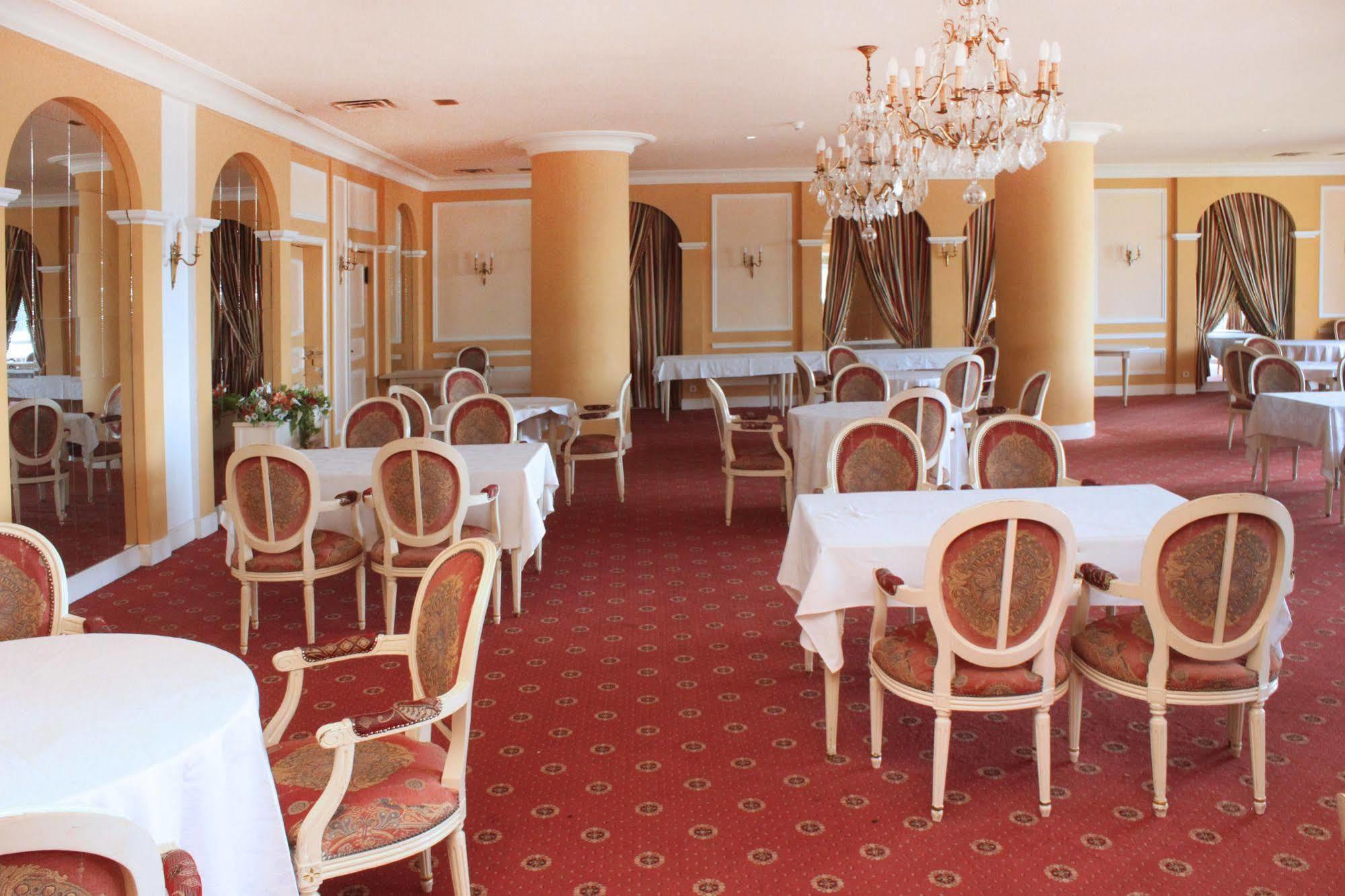 Hotel Mont Febe Yaounde Bagian luar foto